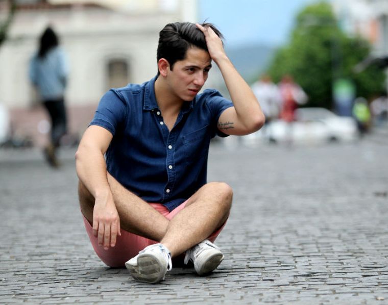 Alejandro Sago apuesta por la balada y el romance, con su nuevo sencillo. (Foto Prensa Libre: Keneth Cruz)