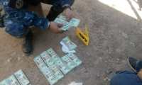 En Chiquimula localizaron US$40 mil dólares ocultos en la avioneta. (Foto Prensa Libre: Cortesía MP)