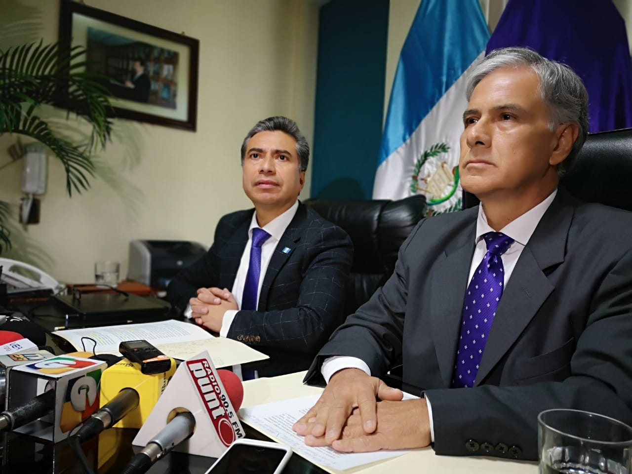 El binomio presidencial de Todos, Fredy Cabrera y Ricardo Sagastume, en conferencia de prensa. (Foto Prensa Libre: La Red)