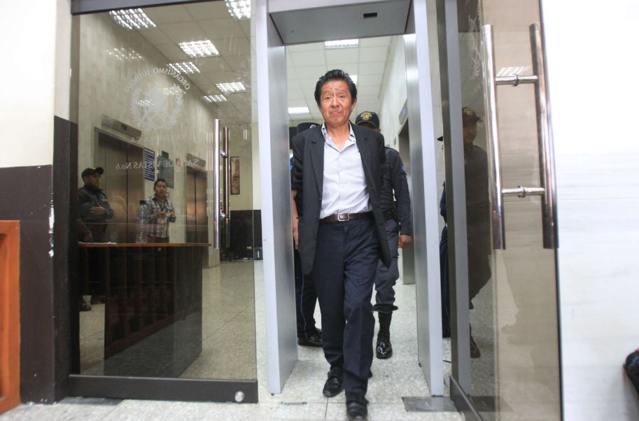 Carlos Batzín fue ministro de Cultura y Deporte durante el gobierno de Otto Pérez. (Foto Prensa Libre: Hemeroteca PL)