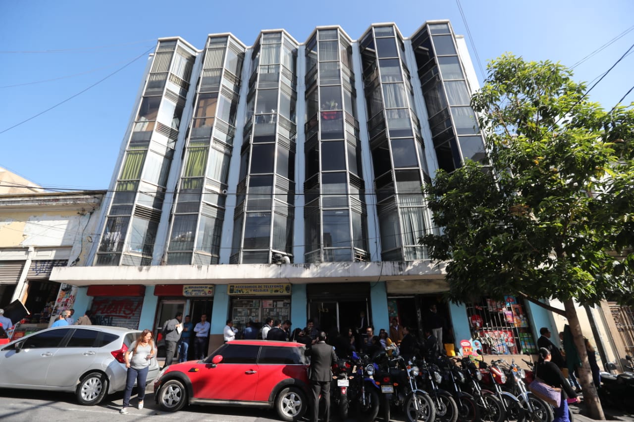 El edificio Torin está ubicado en la 10 calle 7-43 de la zona 1, a pocos metros del Palacio Legislativo. (Foto Prensa Libre: Erick Ávila)