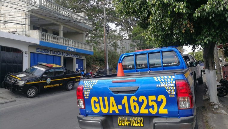 En este autopatrulla los policías efectuaron el operativo en el que se detuvo al hijo del diputado Juan Ramón Lau. (Foto Prensa Libre: Hemeroteca PL)