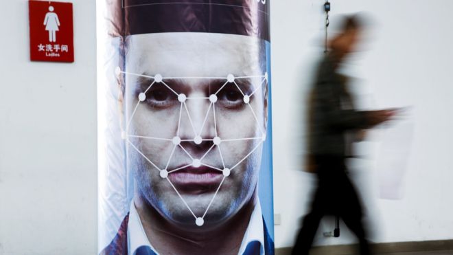 Parte de la información corresponde a ciudadanos de etnia uigur y otras minorías musulmanas que habitan en esta zona del oeste de China. (Foto Prensa Libre: Reuters)