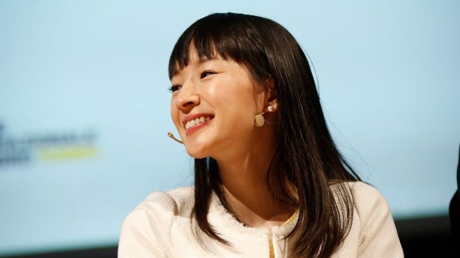 Marie Kondo escribió "La magia del orden" en 2014 y ahora tiene su propio show en Netflix, "Tyding up" (Ordenando). (Foto Prensa Libre: Getty Images)