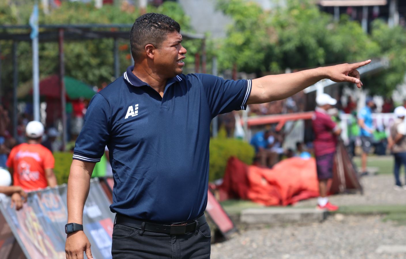 Ronald Gómez, técnico de Malacateco, se mostró complacido con el triunfo contra los Albos. (Foto Prensa Libre: Raúl Juárez).