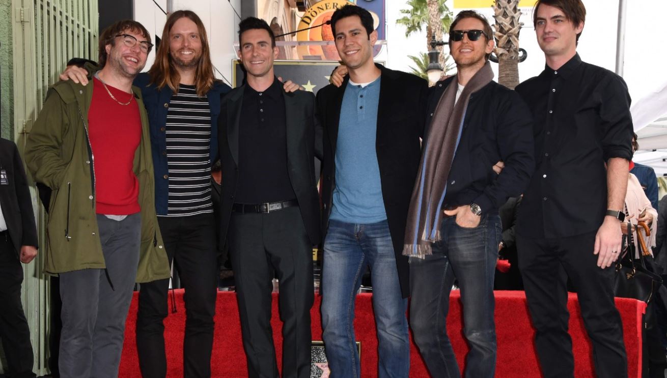 Maroon 5 canceló la conferencia de prensa y darán el espectáculo del Super Bowl, aunque reciben muchas críticas. (Foto Prensa Libre: AFP)