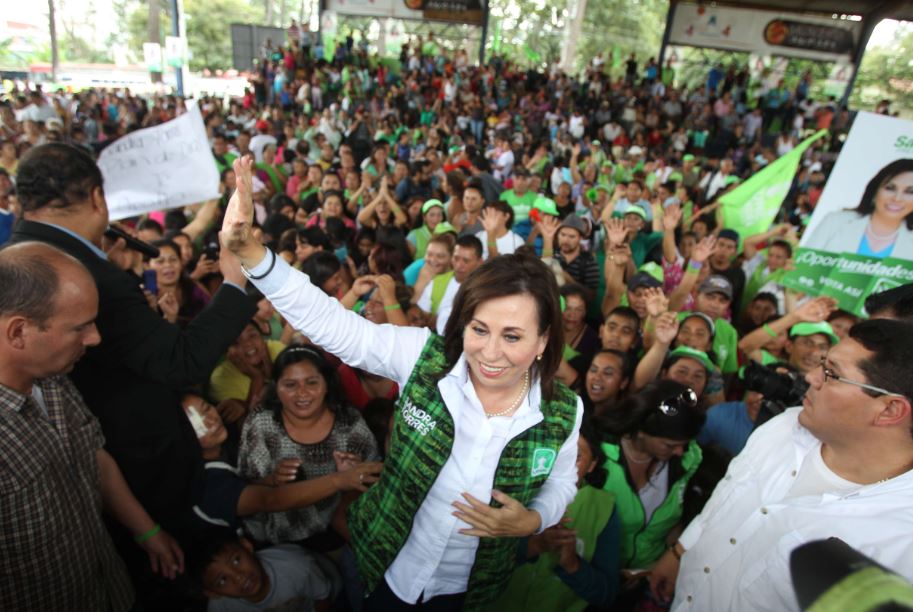 Fondos de procedencia supuestamente ilícita fueron utilizados para la campaña presidencial del binomio de la UNE en el 2015, señala el MP. (Foto Prensa Libre: Hemeroteca PL)