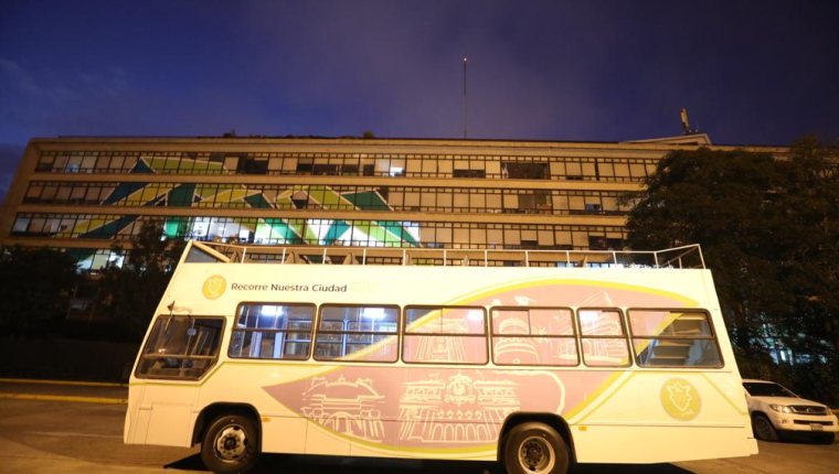 Con el servicio gratuito de buses para recorrer el Centro Histórico se pretende explotar el turismo en ese sector. (Foto Prensa Libre: cortesía)