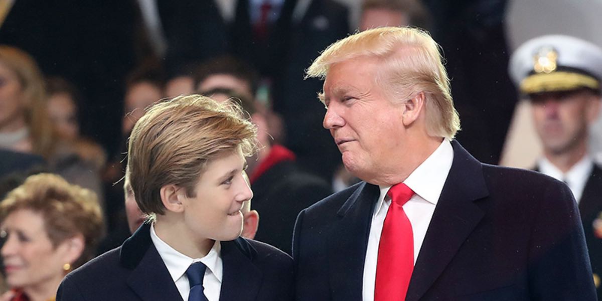 Donald Trump aseguró que dejar jugar a su hijo en el futbol americano sería una decisión difícil de tomar. (Foto Prensa Libre: AFP)