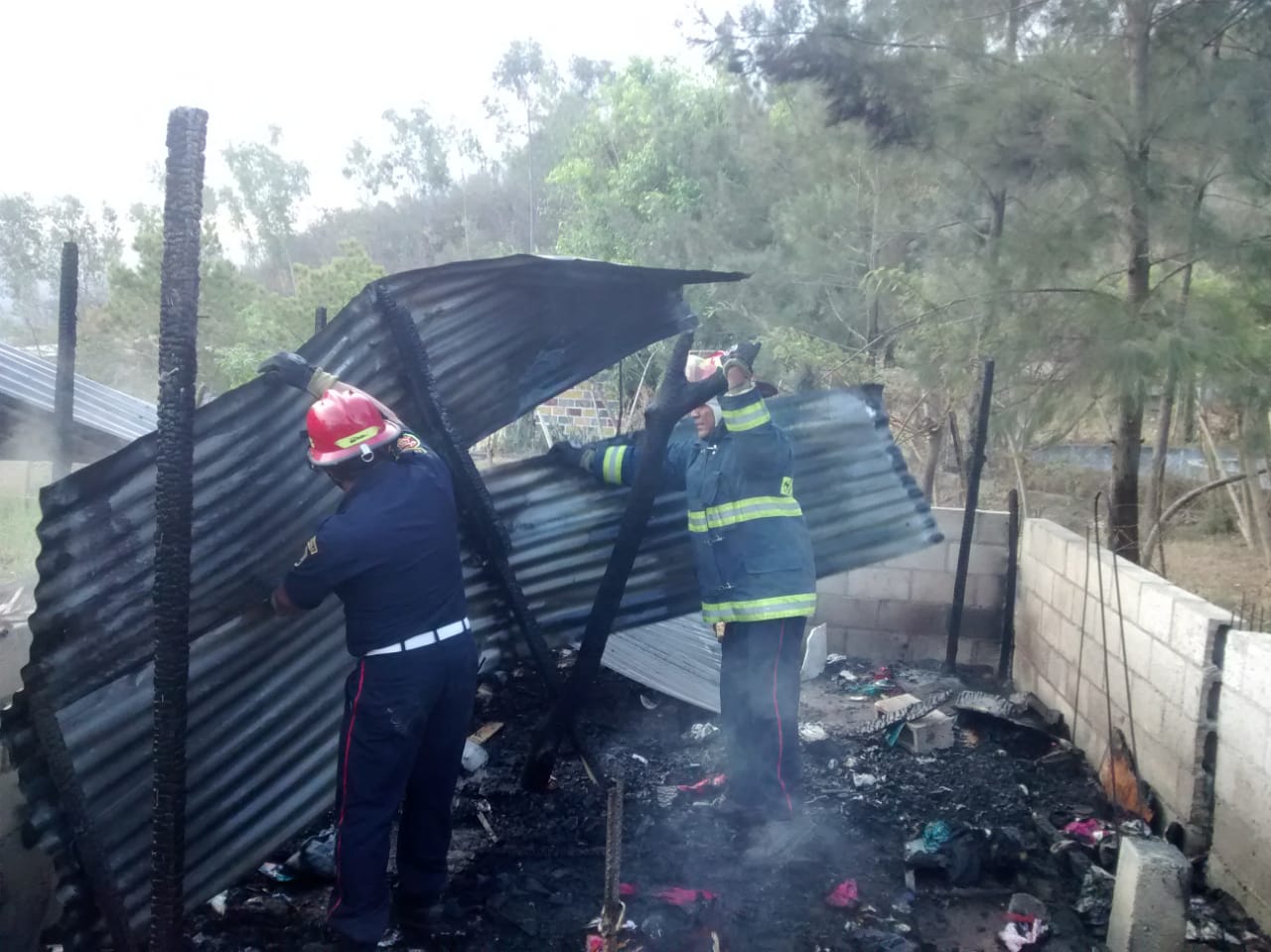 Inmueble se destruyó en incendio. (Foto Prensa Libre: Cortesía)