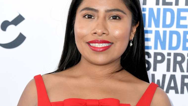 Yalitza Aparicio, originaria de Oaxaca (México), aspira al Óscar a mejor actriz. (Foto Prensa Libre: AFP).