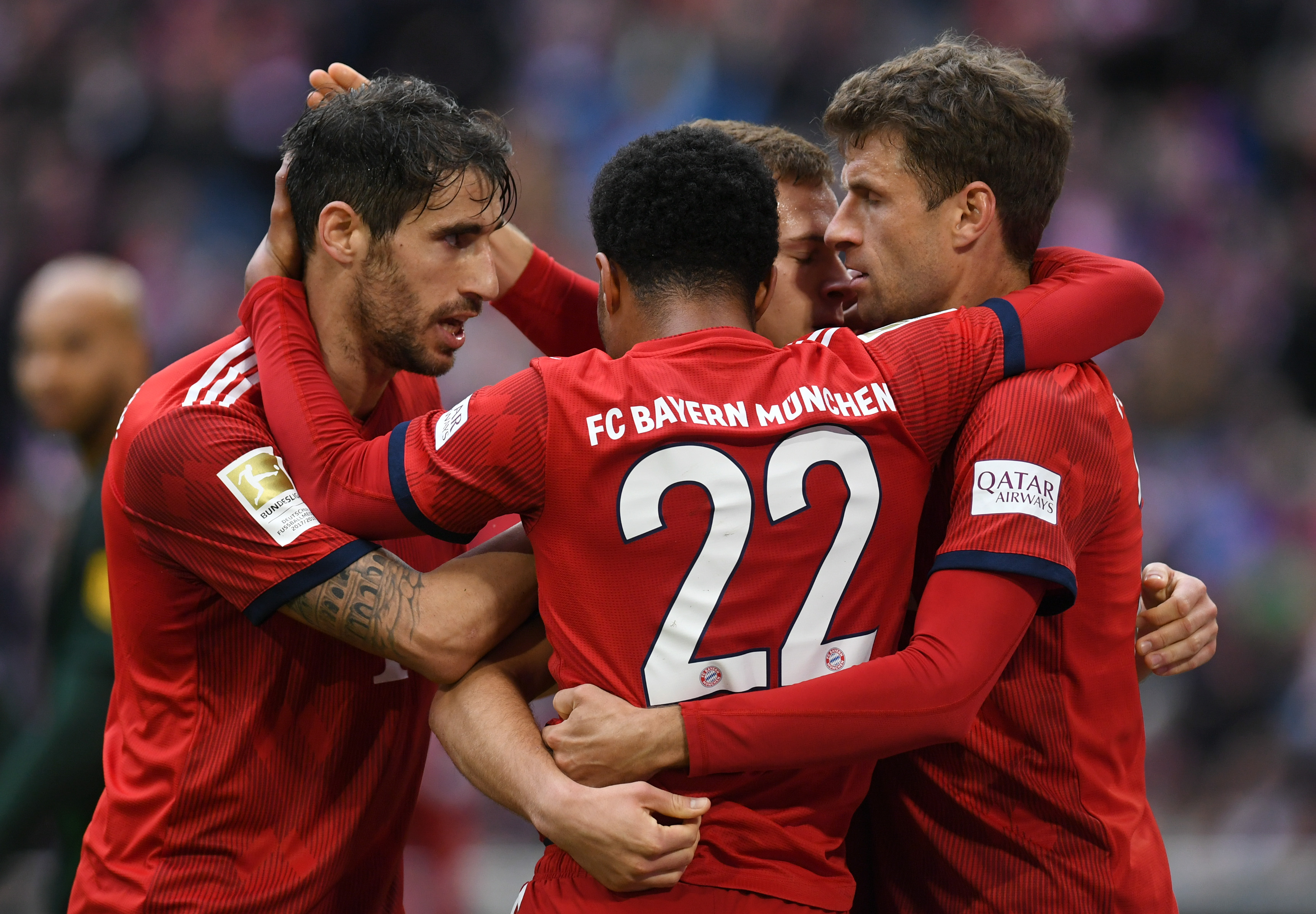 Los jugadores del Bayern Múnich celebran la goleada contra el Wolfsburgo. (Foto Prensa Libre: AFP)