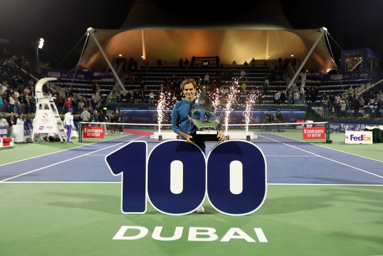 Federer tiene 100 títulos como tenista profesional. REUTERS