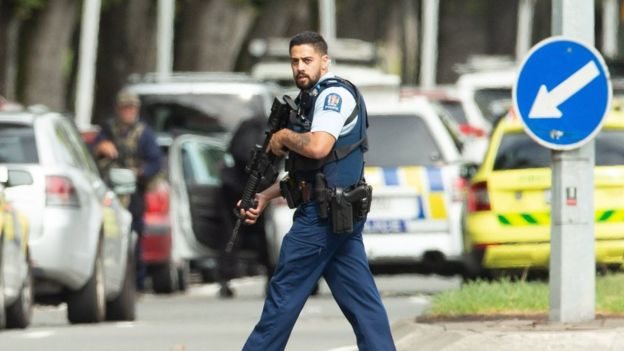 Los dos ataques se produjeron de manera simultánea en dos zonas de las ciudad. (Foto Prensa Libre: EPA)