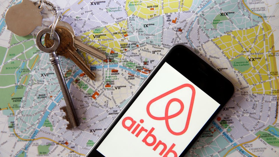 Airbnb dijo que alcanzó los 500.000 millones de huéspedes.
