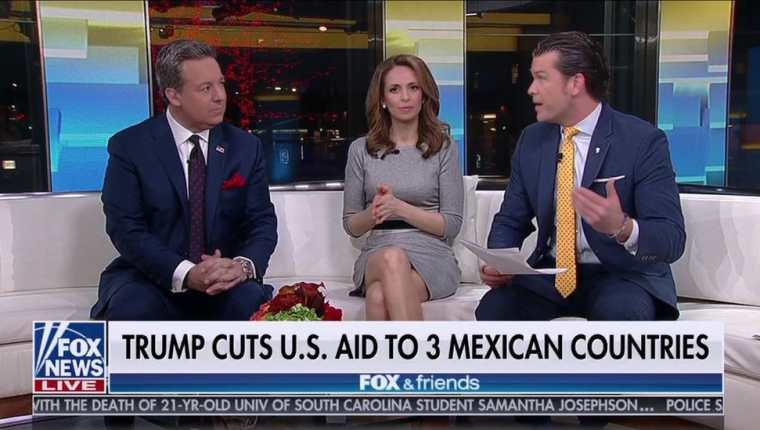 "Trump corta la ayuda estadounidense a tres países mexicanos", decía el cintillo.