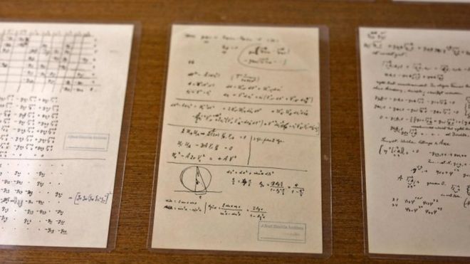 Nuevos documentos nunca antes publicados de Albert Einstein se pueden ver en la Universidad Hebrea de Jerusalén. AFP