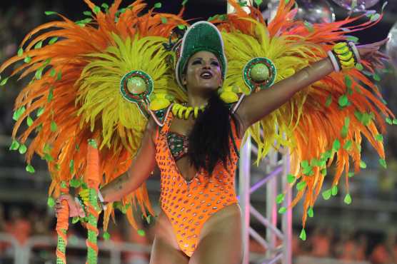 Algunos de los participantes hicieron una fuerte crítica a la comercialización tipo "Hollywood" de la samba y del carnaval