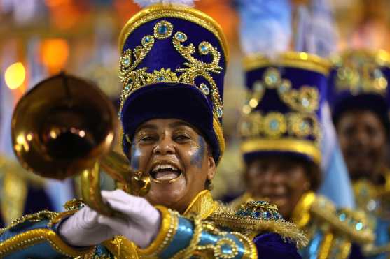 Junto a los timbales, las trompetas brindan el toque de alegría en el Carnaval. 
