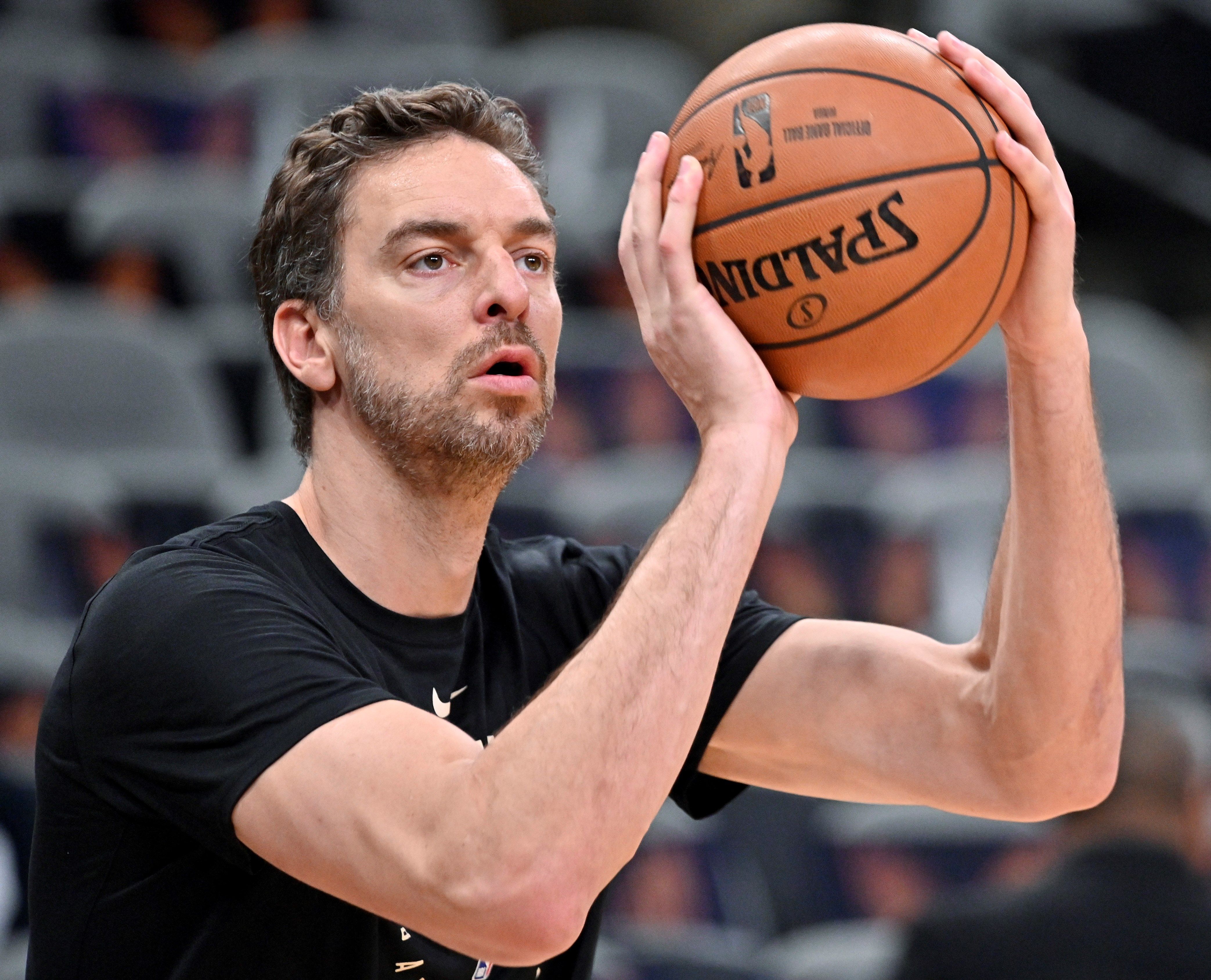 Pau Gasol está en un momento difícil y se perderá juegos cruciales. (Foto Prensa Libre: EFE)