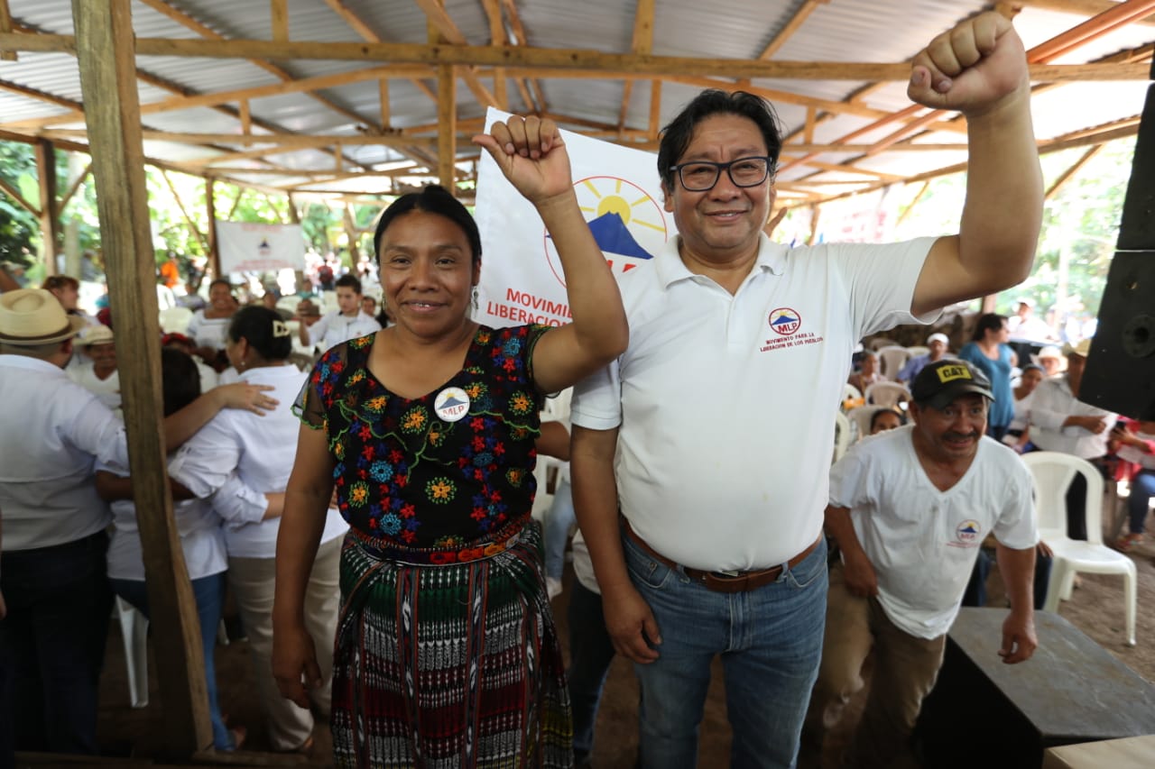 Thelma Cabrera y Neftalí López Miranda, binomio del MLP. (Foto Prensa Libre: Esbin García)