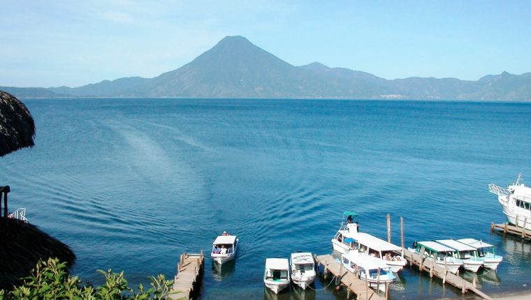 El Lago de Atitlán es uno de los destinos turísticos más importantes del país. (Foto: Hemeroteca PL)