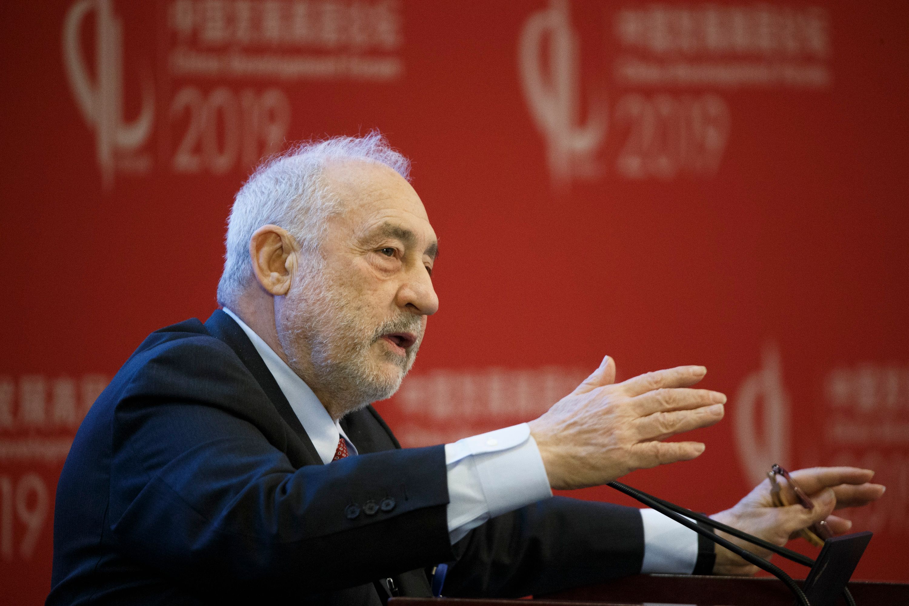 Joseph Stiglitz es profesor de la Universidad de Columbia y reconocido analista mundial. (Foto Prensa Libre: AFP)