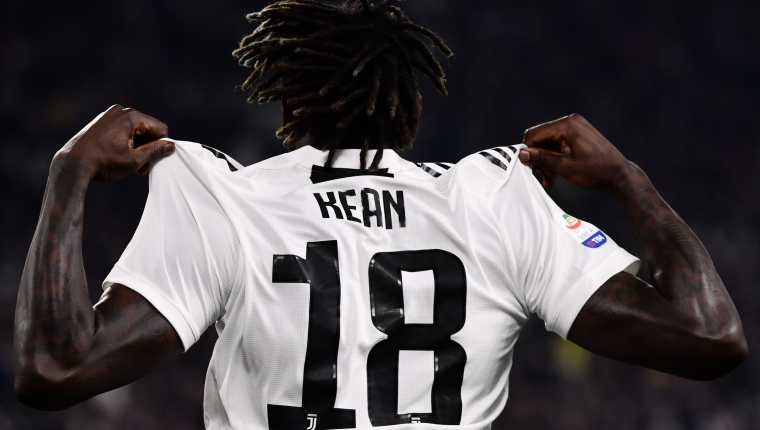 El jugador italiano Kean está siendo la sensación en su país. (Foto Prensa Libre: AFP)