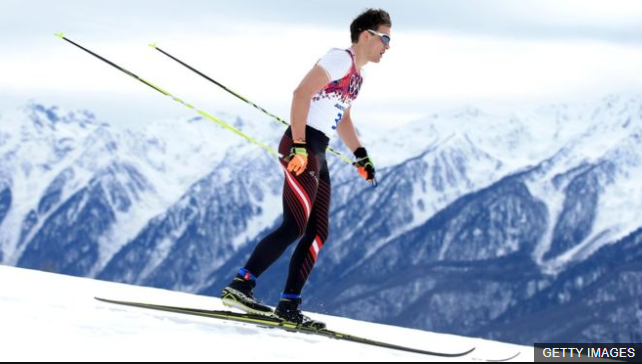 Max Hauke, fotografiado en los Juegos Olímpicos de Sochi 2014, fue grabado supuestamente inyectándose sangre alterada durante el Campeonato Mundial de Esquí Nórdico en Austria. GETTY IMAGES