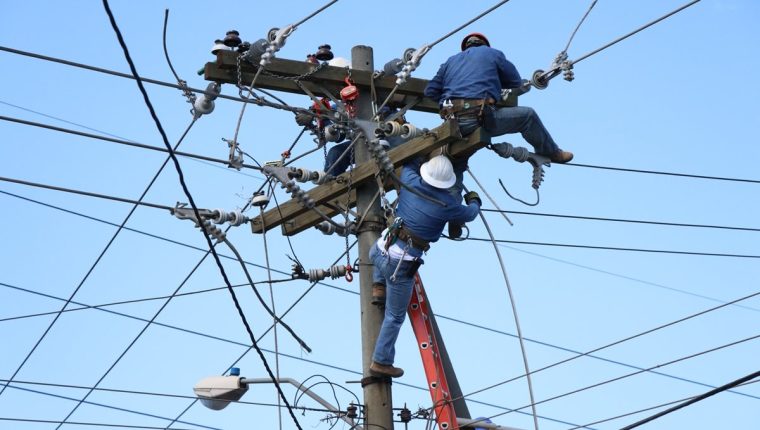 La suspensión del servicio de energía eléctrica durará unas 10 en cuatro municipios de Zacapa. (Foto Prensa Libre: Hemeroteca PL). 
