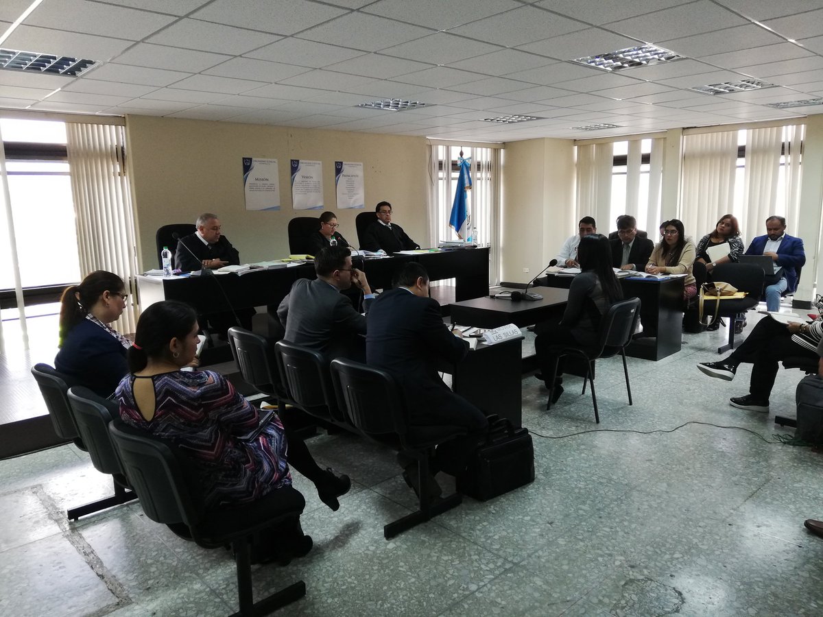 Nancy Magaly Alonso Suchité, condenada por extorsión, declaró como testigo del MP. (Foto Prensa Libre: Carlos Hernández)