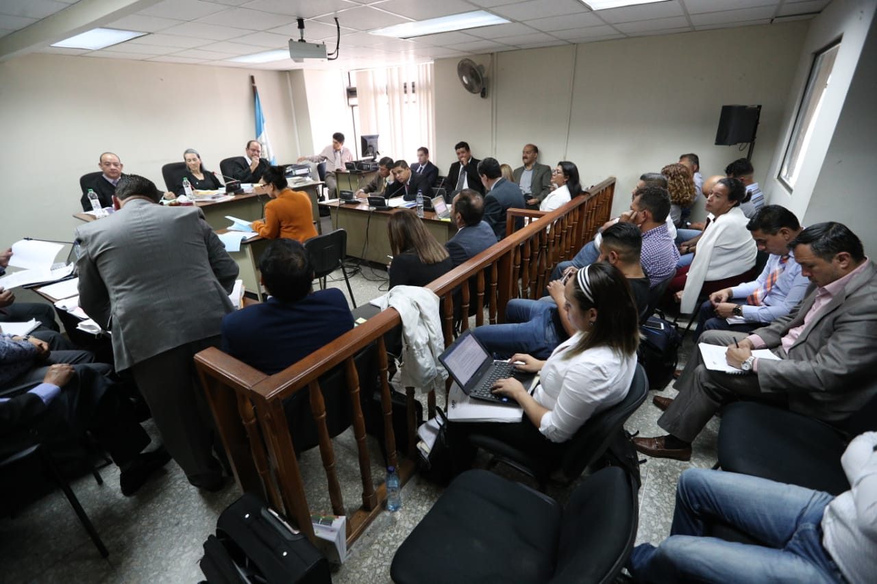 El Tribunal Octavo Penal realiza el debate contra 20 sindicados en la fase dos del caso Patrullas. (Foto Prensa Libre: Carlos Hernández)