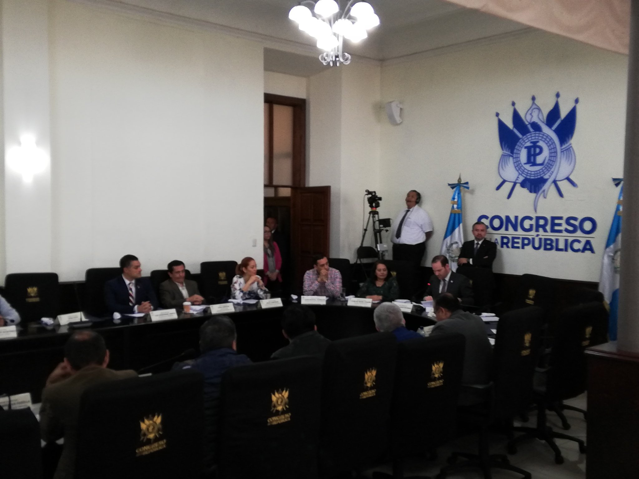Los jefes de bloque del Congreso esperaban interrogar a funcionarios del TSE pero estos se excusaron de llegar. (Foto Prensa Libre: Carlos Álvarez)