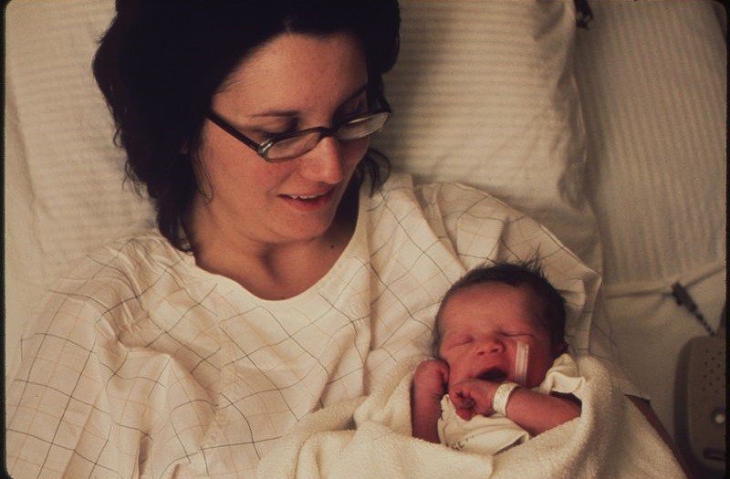 EE. UU. autoriza el primer medicamento para tratar la depresión post-parto. (Foto Prensa Libre: Proyecto Mamás TV).