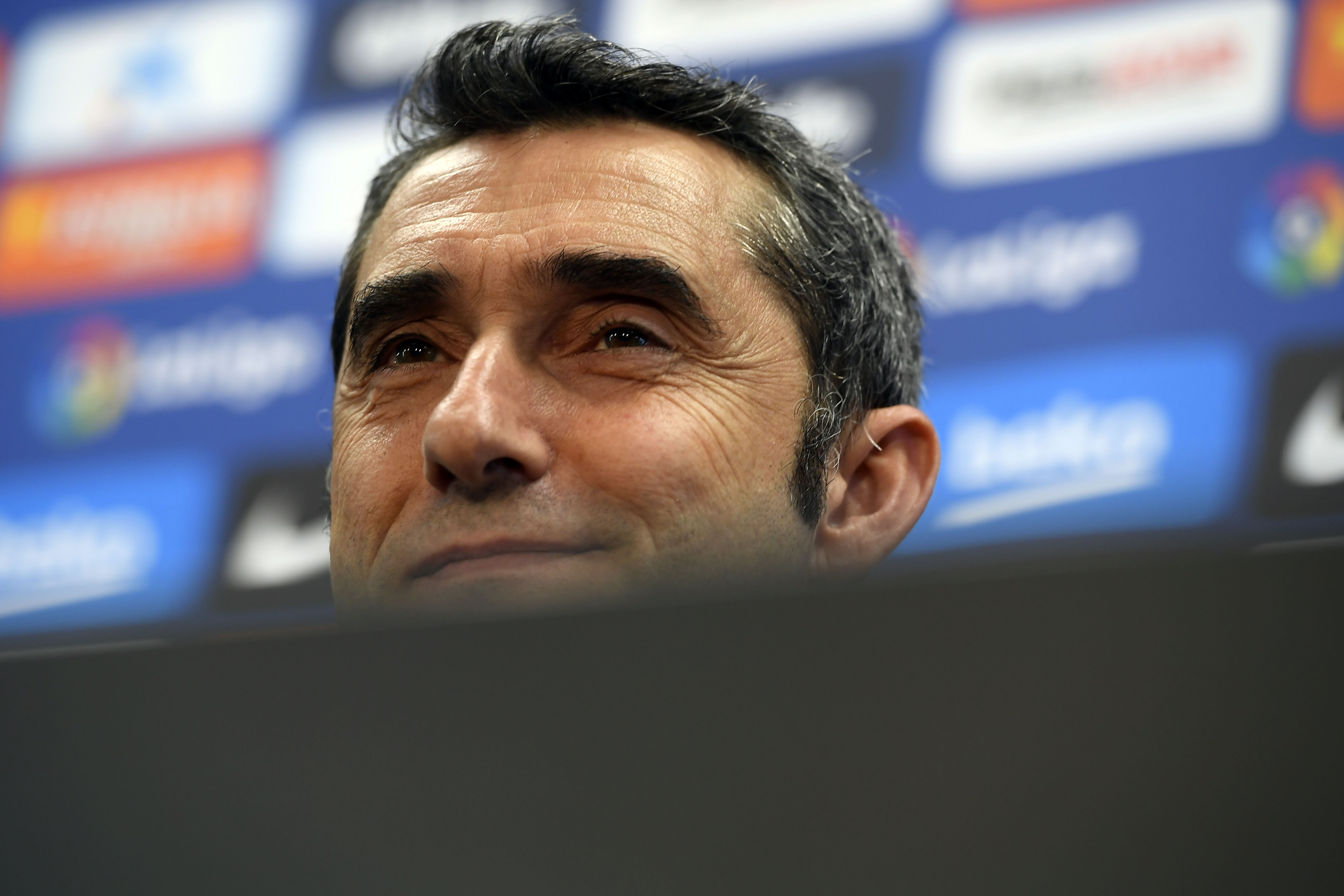 Ernesto Valverde, técnico del Barcelona, en conferencia de prensa. (Foto Prensa Libre: AFP)