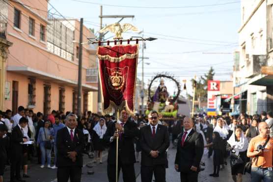 Esta tarde se llevo a cabo la procesión de velación de la Virgen de Dolores de la iglesia San José, zona 1. Foto Prensa Libre: Jorge Ordóñez