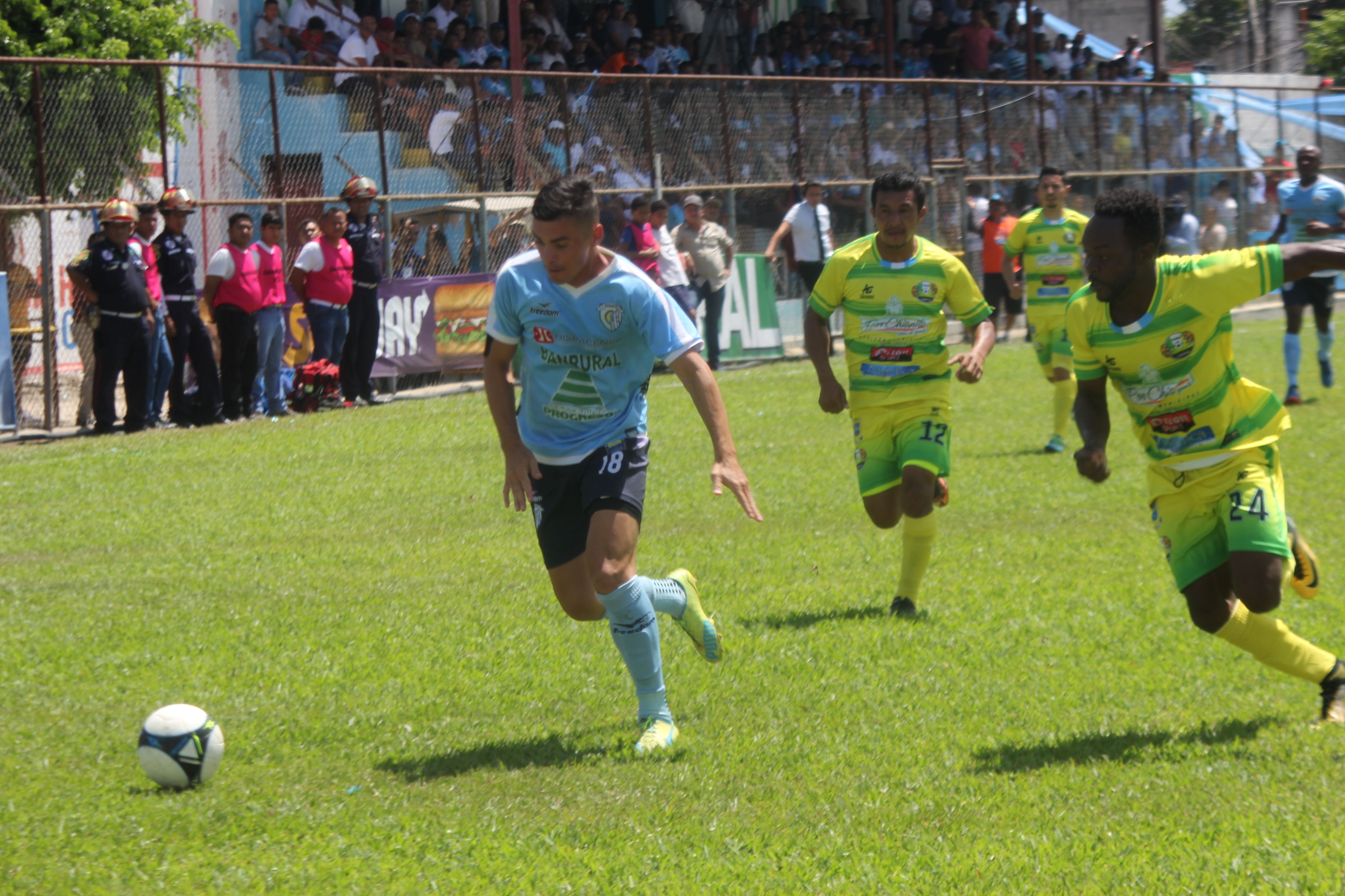 Chiantla y Sanarate se enfrentaron este domingo por la jornada 12 del Clausura 2019. (Foto Prensa Libre: Luis López).