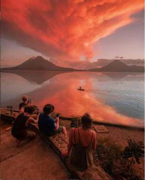 Atardecer en el Lago de Atitlán, Sololá. Foto Prensa Libre: @behind.the_.waves