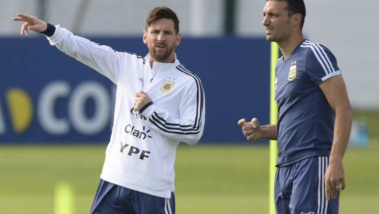 Este jueves se dio a conocer la lista de convocados y en ella aparece el astro del Barcelona, Lionel Messi. (Foto Prensa Libre: AFP).