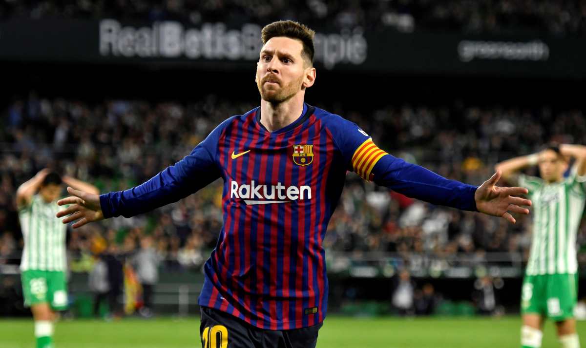El rival, el Betis, se derrite en ovación por el talento mostrado por Lionel Messi, en el Benito Villamarín
