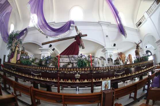 Durante la Cuaresma y Semana Santa se podrá apreciar más de 50 procesiones en el perímetro de la capital. (Foto Prensa Libre: Óscar Rivas. ) 
