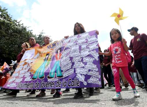 Según las participantes, este día se celebra con mucha denuncia social y la reivindicación de la lucha por la igualdad de derechos. (Foto Prensa LIbre: Óscar Rivas) 