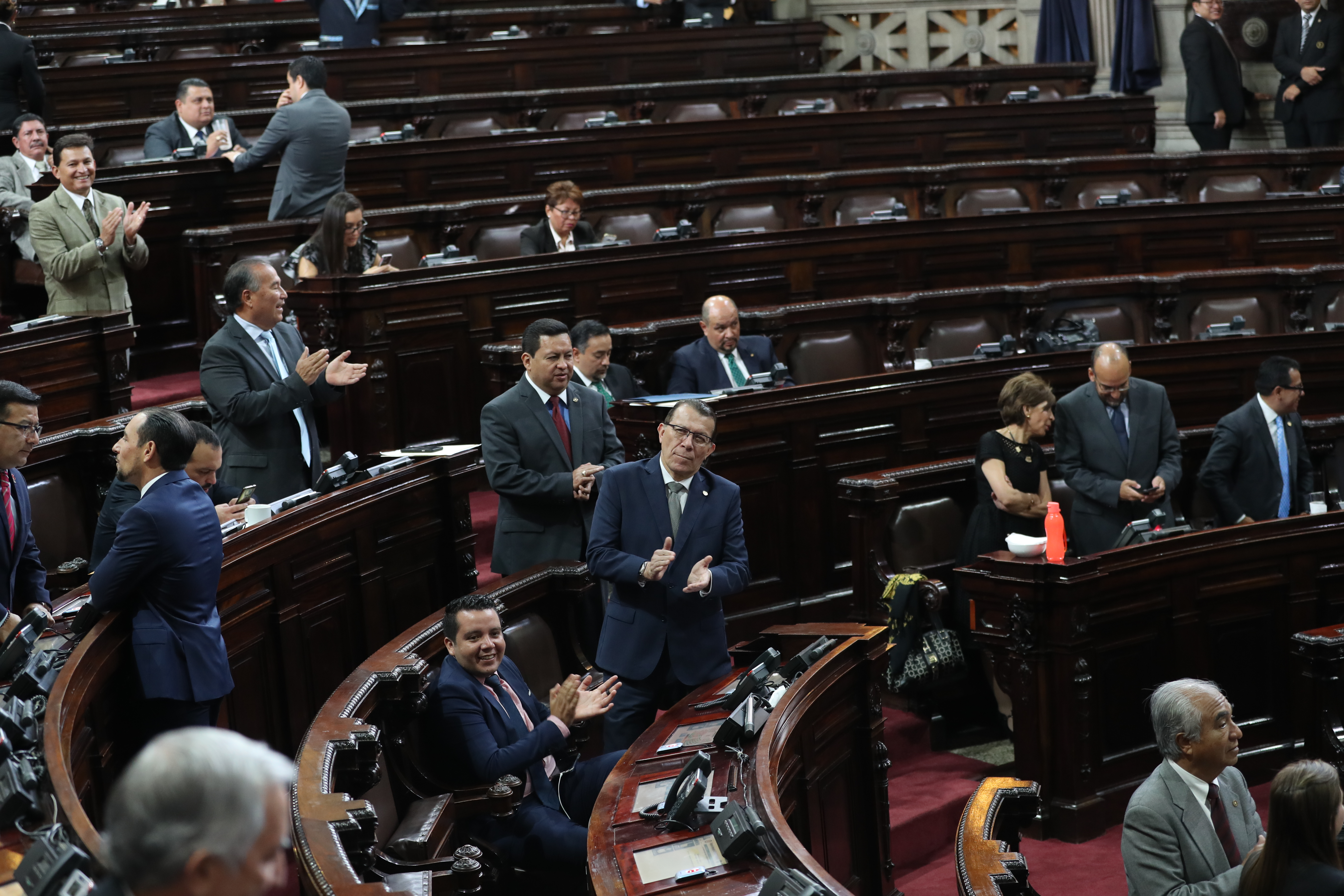 Sesin plenaria en el Congreso de la Repblica donde continua  interpelacin del ministro de desarrollo Carlo Velazquez.

 Erick Avila                   27/03/2019
