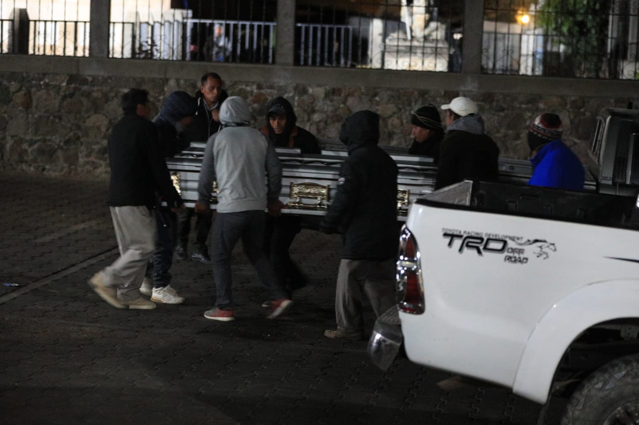 Luto y dolor en Nahualá, Sololá, después de un trágico accidente. 