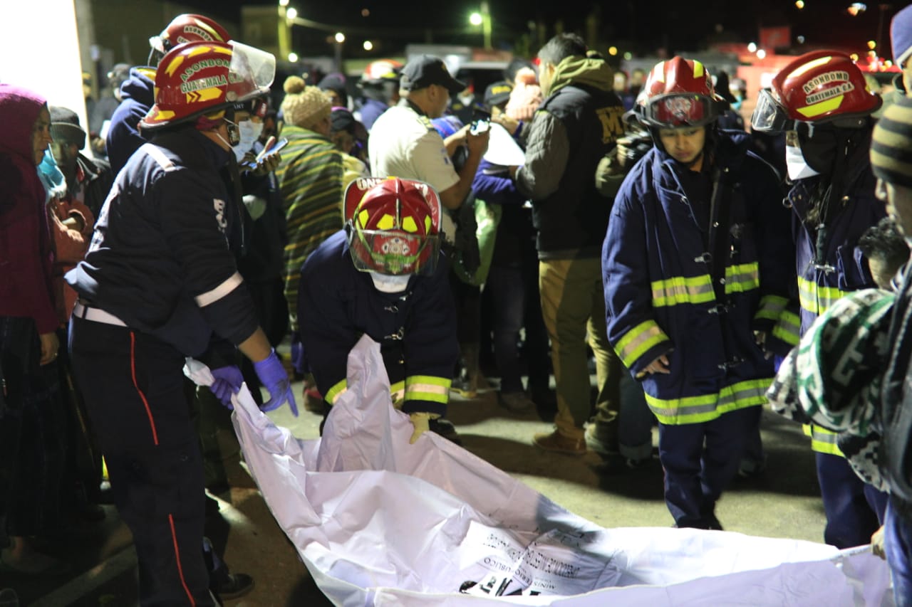 Nahualá está de luto ante la tragedia que cobró al menos 18 vidas. (Foto Prensa Libre: Carlos Hernández Ovalle) 