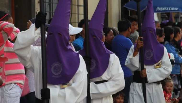 Nazarenos de la Procesión de Martes Santo, de Beatas de Belén. (Foto: Hemeroteca PL)

