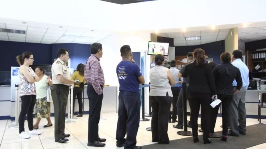 Según Icefi el sistema tributario representa un serio desafío para el próximo gobierno, pues es insuficiente para financiar el gasto público y presenta problemas de rigidez y regresividad. (Foto Prensa Libre: Hemeroteca PL)