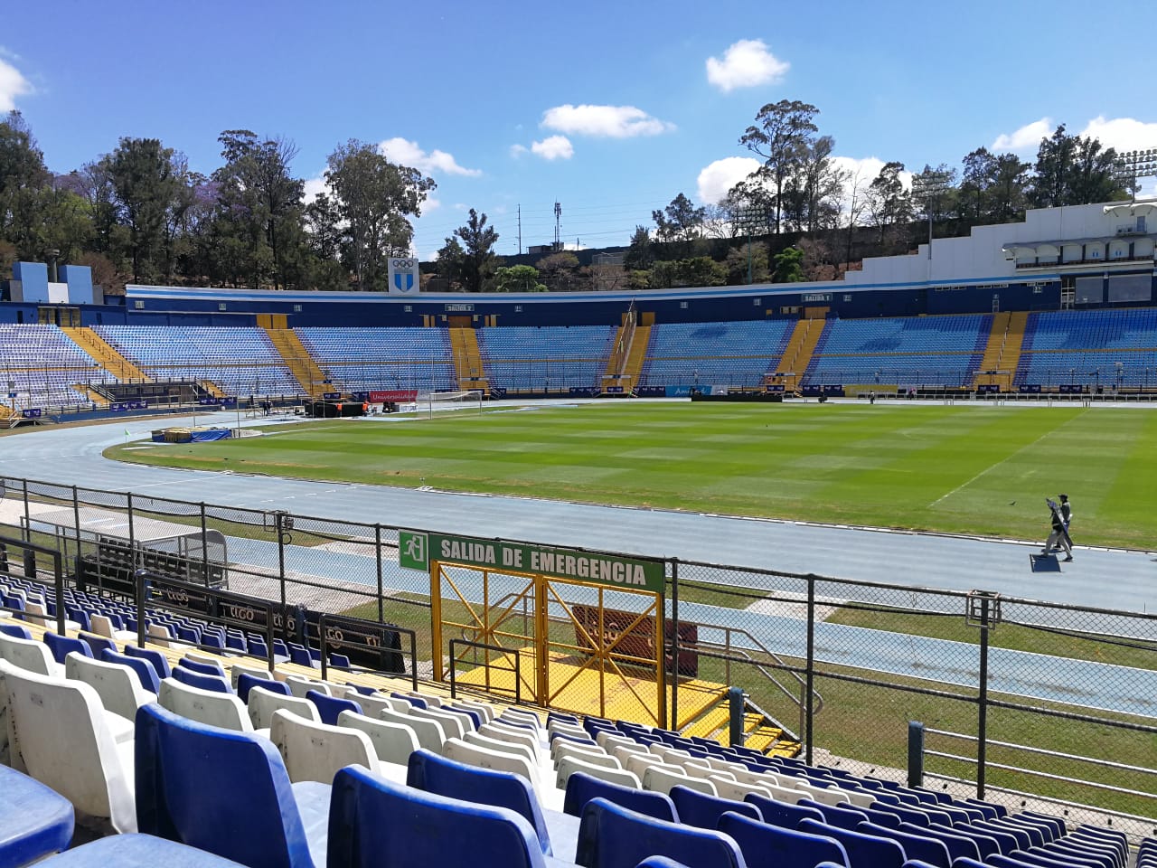El estadio Doroteo Guamuch Flores vestirá sus mejores galas para el partido amistoso Guatemala vs Costa Rica. (Foto Prensa Libre: Jorge Ovalle)