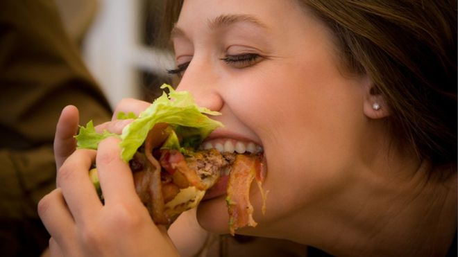 ¿Piensas que el tocino es lo único con nitratos y nitritos en ese sándwich? Piensa de nuevo... (Foto Prensa Libre: Getty Images)