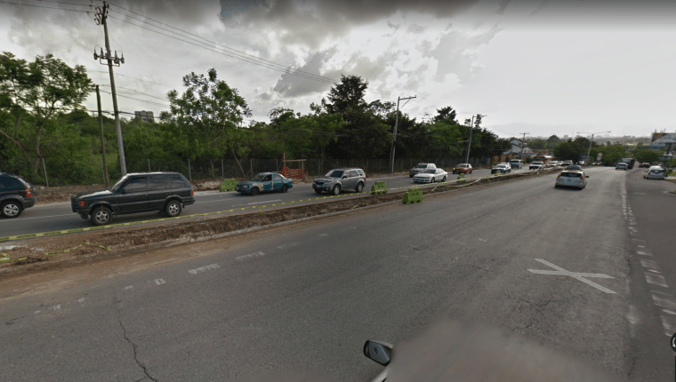 Vecinos aseguran que el sábado por la noche tuvieron dificultad para transitar por el bulevar Rafael Landívar, zona 16. (Foto Prensa Libre: google maps)